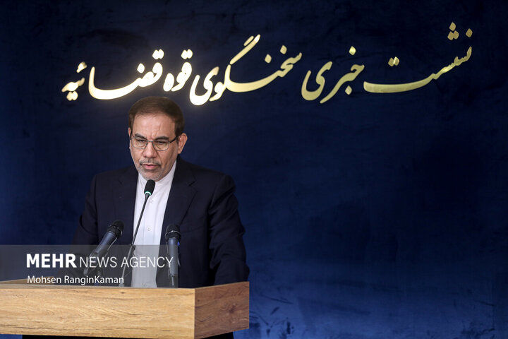 رشوه‌هایی در قالب سکه طلا دریافت کرده است+ فیلم