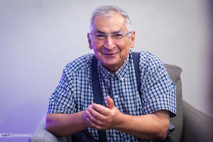 تحولات اجتماعی در ایران با طبقه متوسط و تحصیل‌کرده آغاز می‌شود/ هنوز دود از کنده طبقه متوسط بلند می‌شود