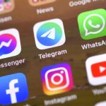 انتقاد امام جمعه سنندج از شرایط فضای مجازی/ امروز محتوای برخی صفحات، زمینه شرک، انحراف و دوری از ارزش‌های دینی را میان نسل جوان ایجاد کرده است