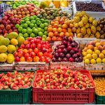 میوه یلدا در میادین شهرداری نسبت به بازار ۳۰ تا ۷۰ درصد ارزان تر است