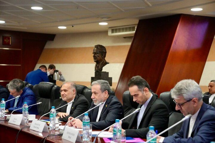 عراقچی: در حال مذاکره با روسیه برای فازهای بعدی نیروگاه بوشهر هستیم