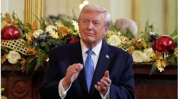 پیام تهدیدآمیز ترامپ به دموکرات ها؛ شاید آخرین کریسمس شاد شما باشد، لذت ببرید!