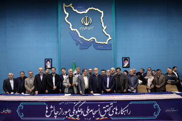 روایت روحانی اصلاح طلب از جلسه سیاسیون با پزشکیان/ گفتم حناق میگیرم اگر در مورد فیلترینگ حرف نزنم/ پزشکیان گفت ما که مذاکره میکردیم اما…