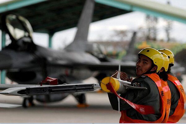 فروش ۱۱ میلیارد دلار سلاح آمریکا به تایوان کلید خورد/ ترامپ چین را به چالش می کشد؟