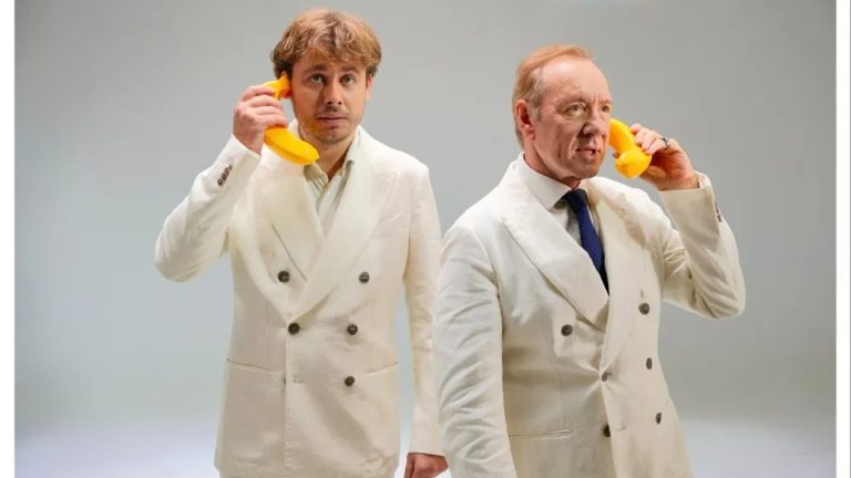 کوین اسپیسی با سریال Minimarket بعد از ۸ سال به تلویزیون بازمی‌گردد