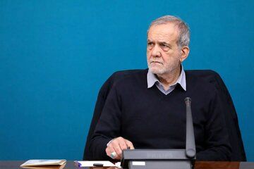 اکر پزشکیان این دو وزیر را برکنار نکند، مجلس آنها را استیضاح می کند/ برای تصمیم گیری نباید تردید کرد