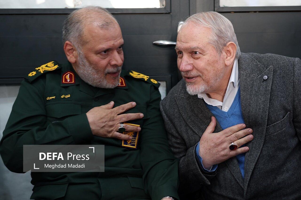 حضور مقامات نظامی در یک مراسم ختم/ فرمانده کل سپاه با تیپ متفاوت آمد/ همنشینی وزیر اطلاعات با سردار قاآنی/ سرلشکر رحیم صفوی هم بود