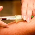 کار نوجوان ۱۷ ساله با خوردن خونش به بیمارستان کشید