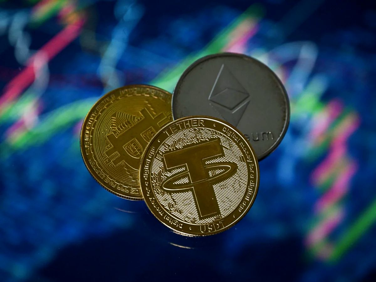 قیمت تتر در سقف کانال 131 هزار تومان | بیت‌کوین در نبرد برای حفظ مرز ۹۰ هزار دلار