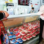 قیمت مرغ و تخم مرغ در خرده فروشی ها چند؟/ هیچ گونه کمبودی در بازار وجود ندارد