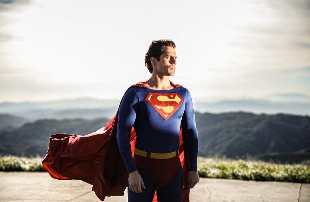 زک اسنایدر تصاویر تست لباس اصلی سوپرمن با بازی هنری کویل را منتشر کرد