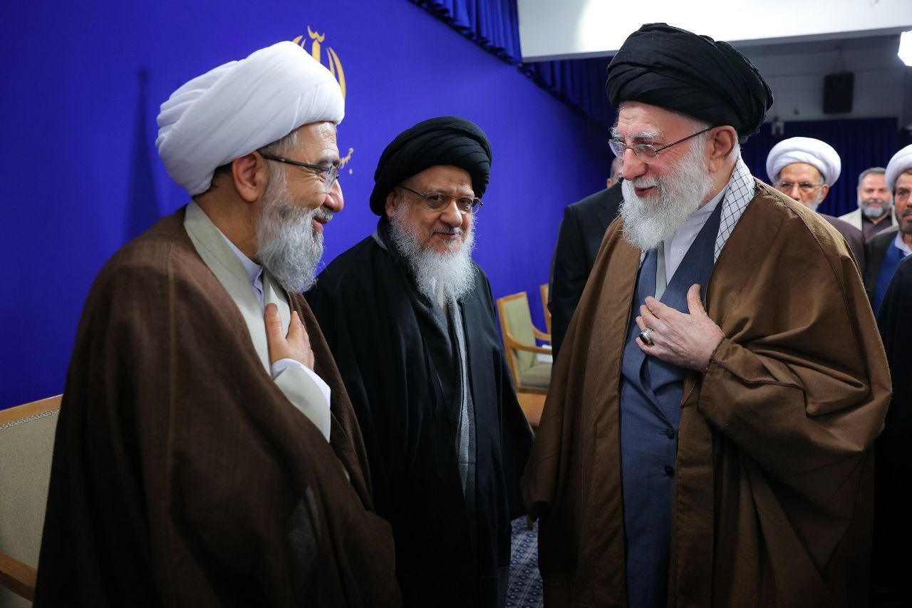 دیدار اعضای ستاد برگزاری کنگره بزرگداشت آیت‌الله العظمی سید محمدهادی میلانی با رهبر انقلاب + عکس