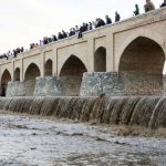 دریاچه زاینده‌رود یخ زد + فیلم