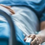 بازیگر مشهور سریال اجل معلق بستری شد/ مردم دعا کنند