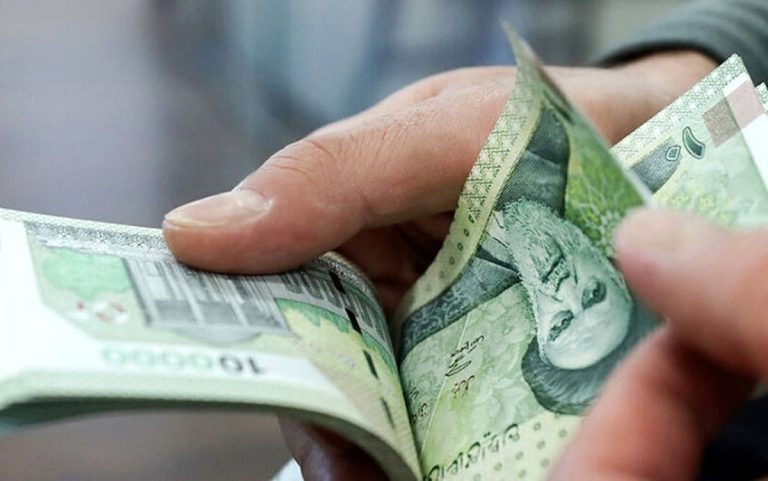 موافقت مجلس با افزایش ۴۰ درصدی حقوق کارمندان دولت/ مبلغ نهایی حقوق و دستمزد ۱۴۰۵ اعلام شد