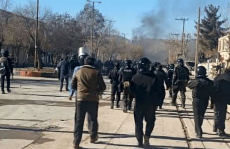 ۳ کشته در ناآرامی‌های امروز ملکشاهی/ اغتشاش‌گران مسلح قصد ورود یه یکی از مراکز انتظامی را داشتند