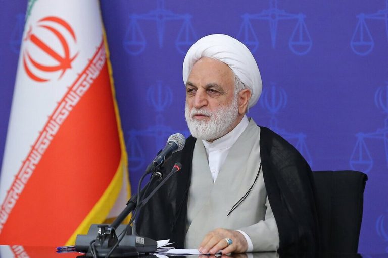 این‌بار هیچ ارفاقی به اغتشاشگران نمی‌کنیم / مسئولان به میان معترضان بروند