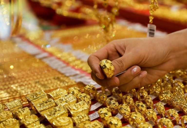 پیش‌بینی قیمت طلا و سکه فردا ۱۶ دی ۱۴۰۴ / قیمت طلا ۱۸ عیار به ۱۶ میلیون تومان می‌رسد؟