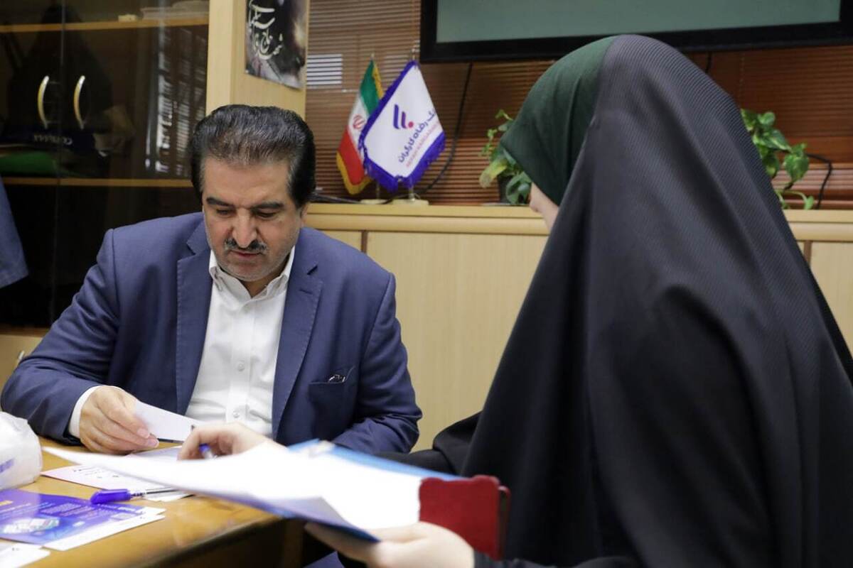 حضور مدیرعامل بانک رفاه کارگران در میز ارتباطات مردمی وزارت تعاون، کار و رفاه اجتماعی