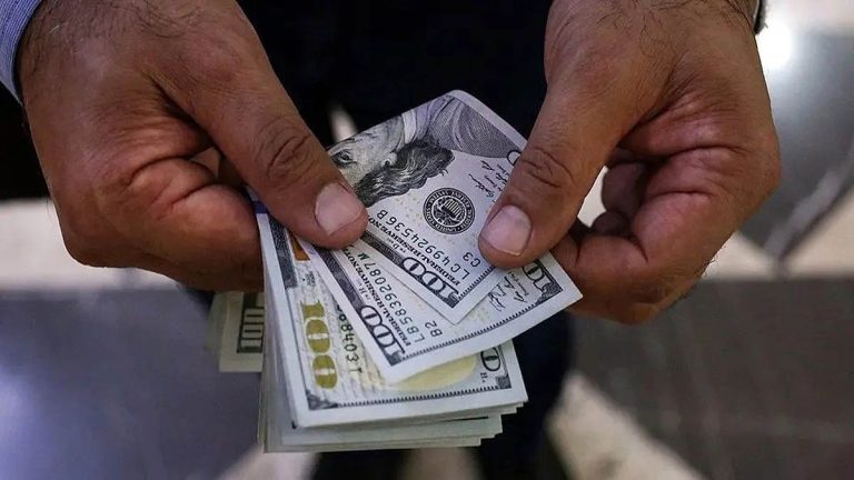 قیمت دلار بازار آزاد امروز ۱۶ دی ۱۴۰۴ / قیمت دلار به ۱۵۰ هزارتومان نزدیک شد + جدول