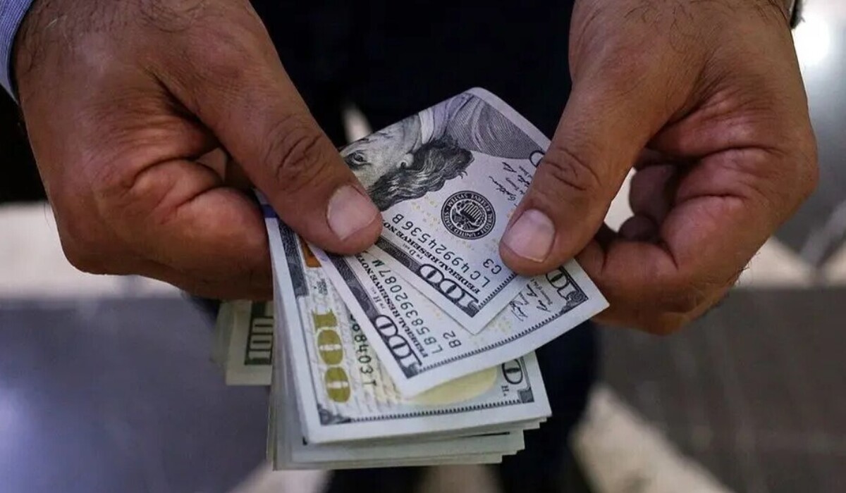 کاهش نرخ ارز در روز‌های آینده با ابلاغ مقررارت جدید خرید و فروش ارز به صورت اسکناس در بانک‌ها و صرافی‌ها