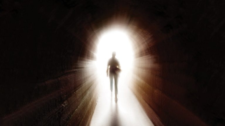 سه دقیقه پس از مرگ چه چیزی میبینیم؟/ واکاوی علمی تجربه‌های نزدیک به مرگ
