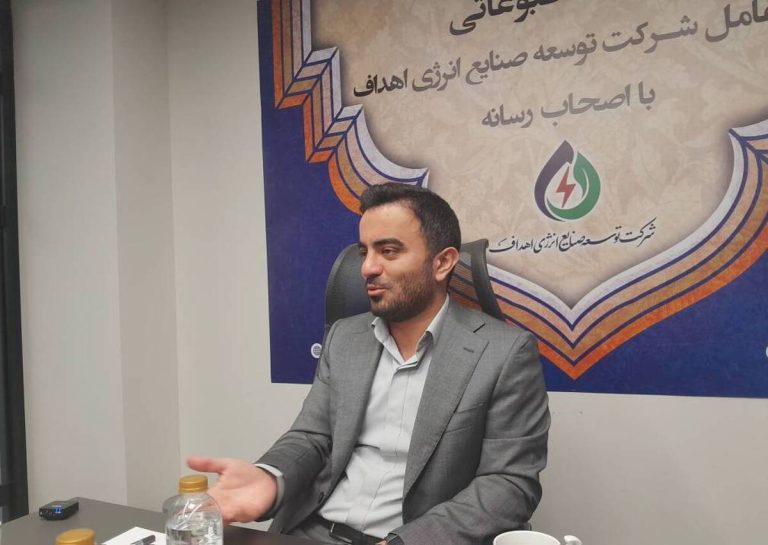 ورود بی تخصص ها به حوزه نیروگاه های خورشیدی/ خرید تضمینی برق تجدیدپذیر برای صنایع به ۲۰ درصد می رسد