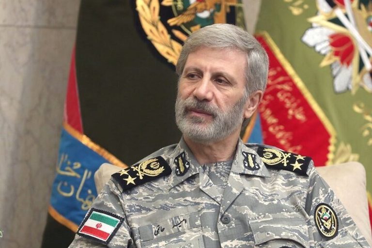 فرمانده کل ارتش درباره اعتراضات هشدار داد / نیروهای مسلح آمادگی کامل دارند