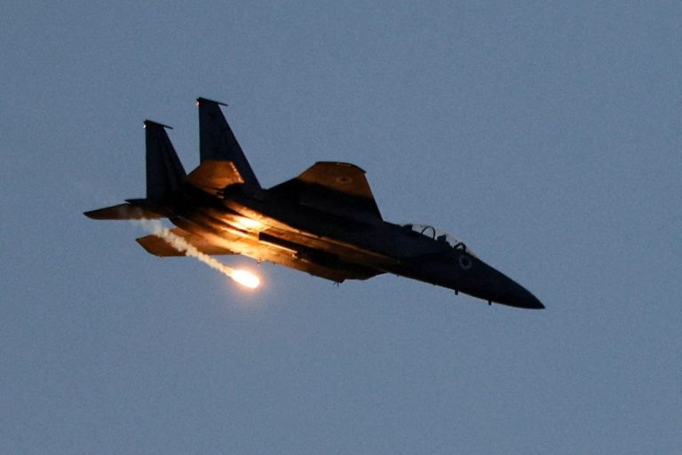 پرواز گسترده جنگنده‌های اسرائیل / ناقوس جنگ به صدا درآمد