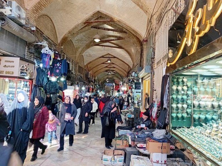 چرا بازار ایران به جای آمار، به خبر واکنش نشان می‌دهد؟ /شایعه‌ای که قیمت‌ها را جابه‌جا می‌کند