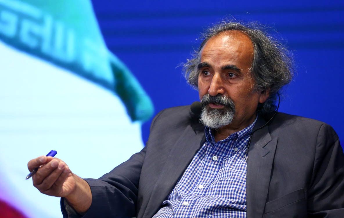 آزادارمکی: اعتراضات خاموش نشده، فقط مدنی‌تر شده است | جامعه به عقب برنمی‌گردد