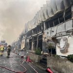 مهار آتش ۲ هزار متر مربعی بازارچه جنت با اعزام ۱۰ ایستگاه + فیلم