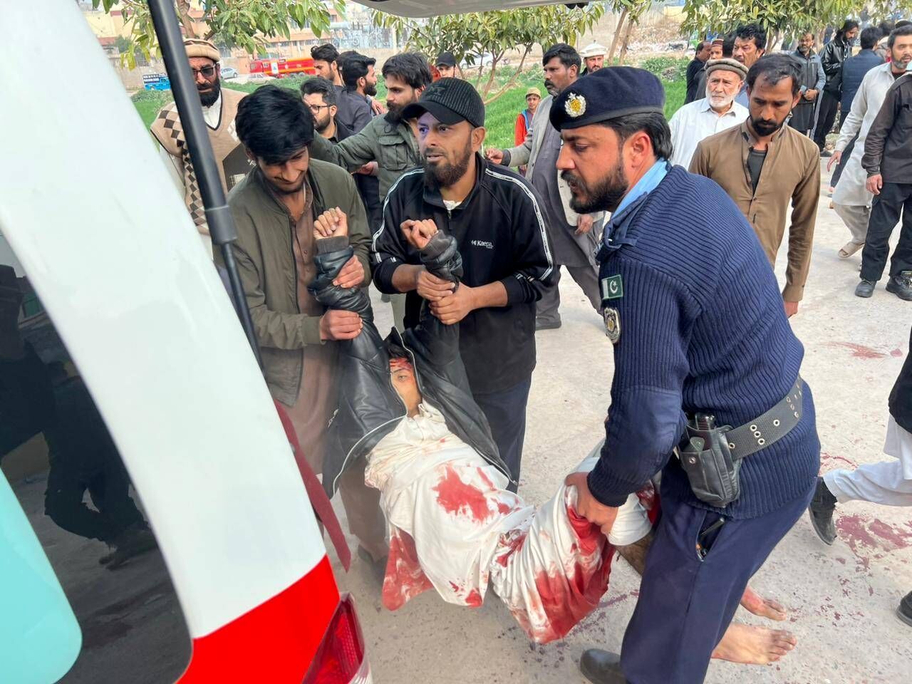 ردپای آمریکا در بمب‌گذاری مسجد شیعیان پاکستان/ انصارالله یمن بیانیه داد