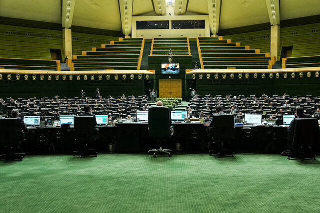 از رویه غلط و ناصواب خود بازگردید و شرایط حساس کشور را عملاً مورد توجه قرار دهید