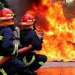 آتش سوزی یک میوه فروشی در خیابان پیروزی/ علت چه بود؟