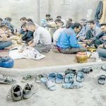 هشدار صریح روزنامه شرق درباره فقیرترشدن کارگران/ حقوق کارگران در ماه چند دلار است؟