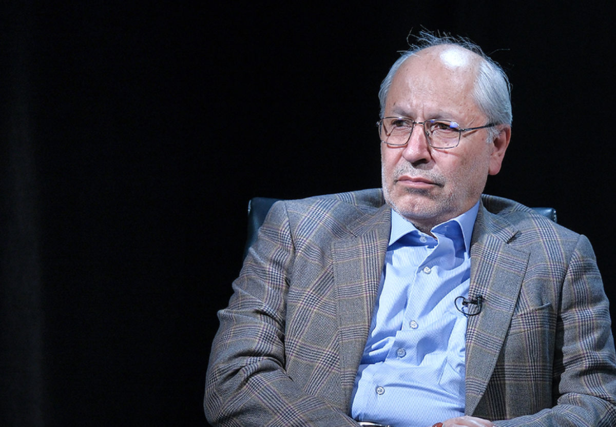 مسعود نیلی: اقتصاد ایران بعد از سال 89 دیگر سرپا نشد | مثل فردی است که زنده مانده اما تا آخر عمر به عصا نیاز دارد