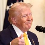 ژست خیرخواهانه ترامپ با ادعای کمک به بیماران/ کشتی بیمارستانی در راه گرینلند است!+ عکس