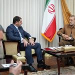 دیدار لاریجانی با وزیر دفاع ارمنستان