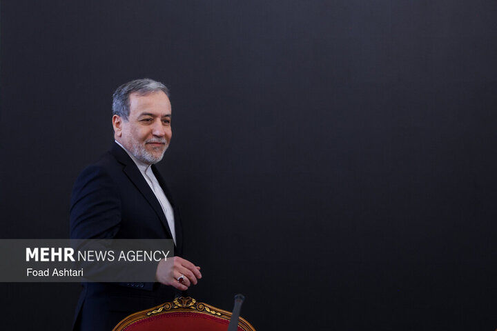 برد موشک‌های ایران عمداً به ۲۰۰۰ کیلومتر محدود شده است/ ماهیت توان موشکی ما دفاعی و بازدارنده است