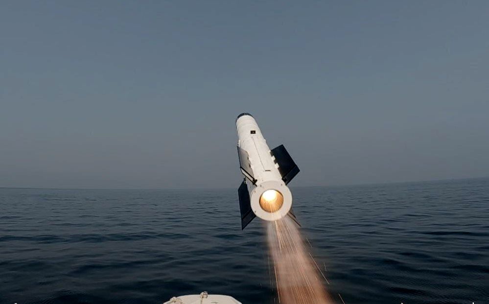 سلاح ما در روز جنگ با رزمایش فرق دارد / برای بستن تنگه هرمز آماده‌ایم