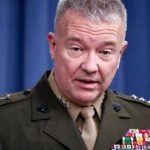 باور ندارم که ترامپ از گزینه نظامی علیه ایران استفاده کند/ او در اینگونه تصمیمات آدم خود است