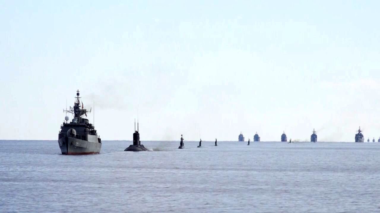 رزمایش سه‌جانبه ایران، روسیه و چین در تنگه هرمز؛ پیام بازدارندگی به آمریکا/ شکل‌گیری اتحاد دریایی جدید در راه است؟