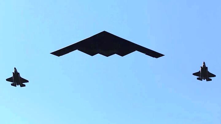 هر ساعت پرواز بمب‌افکن B-2 چقدر هزینه دارد؟
