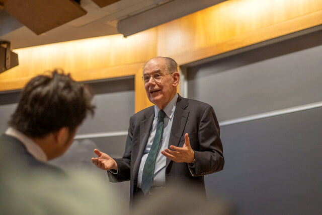 آمریکا در یک بن‌بست دیپلماتیک گرفتار شده/ ایرانی‌ها با انجام رزمایش در تنگه هرمز، پیامی صریح به ترامپ فرستادند/ جنگ با ایران پایان خوشی برای آمریکا ندارد