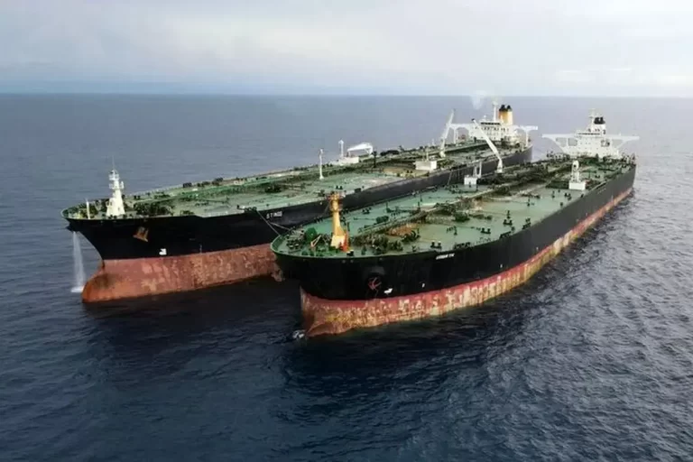 دو نفتکش ایرانی توقیف شد