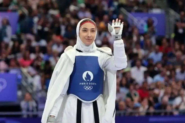 درخشش مدال طلا بر گردن مبینا نعمت زاده