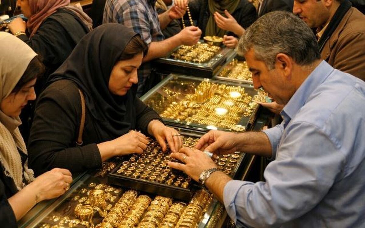 قیمت طلای ۱۸ عیار ظهر امروز چهارشنبه ۱۵ بهمن ۱۴۰۴ / طلا به کانال ۲۲ میلیون تومان باز می‌گردد؟