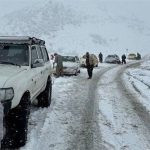 نکات ایمنی در خودرو هنگام برف و کولاک / پلیس راه چه توصیه‌ای می‌کند؟