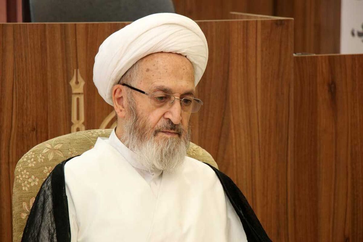 درخواست آیت‌الله سبحانی از مسئولان / دوچرخه‌سواری و موتورسواری زنان حرام است!